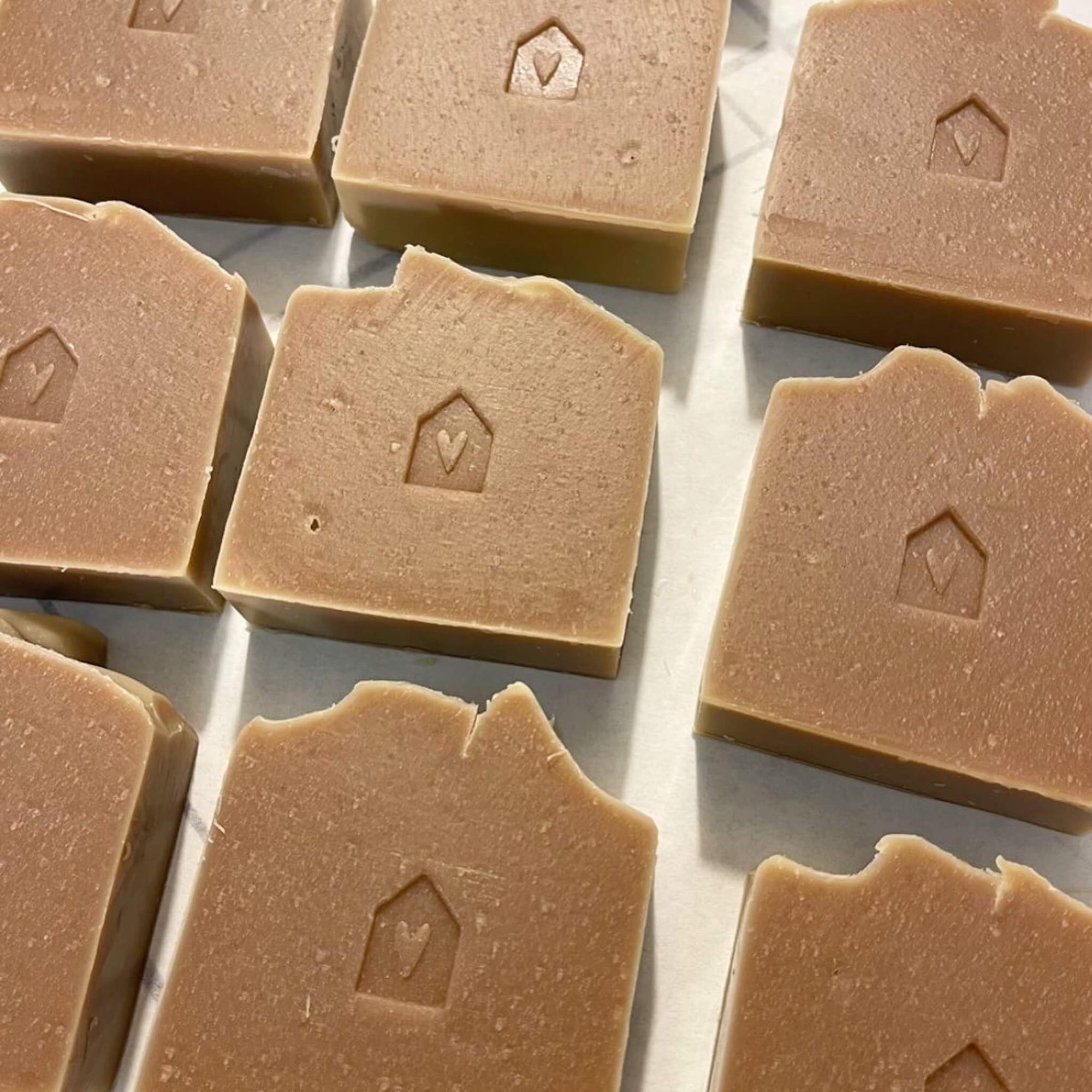 Strong + Voluminous Herbal Shampoo Bar